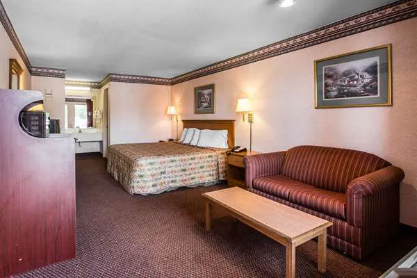 Rodeway Inn Expo Center 4