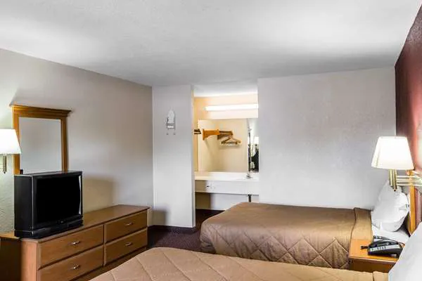 Rodeway Inn Expo Center 4