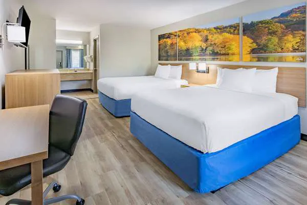 Days Inn by Wyndham Spartanburg Waccamaw 4