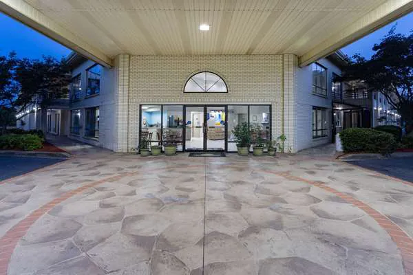 Days Inn by Wyndham Spartanburg Waccamaw 4