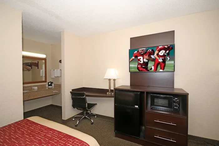 Red Roof Inn Spartanburg - I-26 4