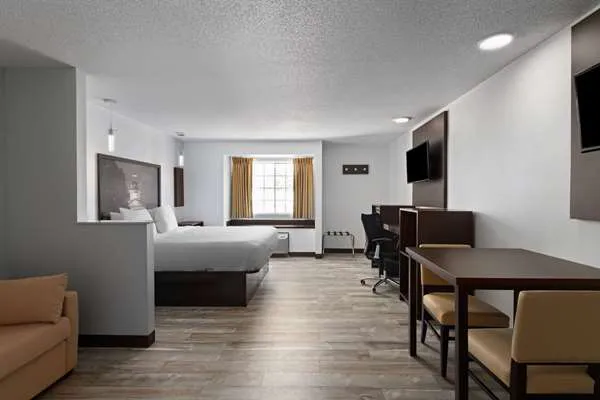 Super 8 by Wyndham Harbison/Parkridge Hospital 4
