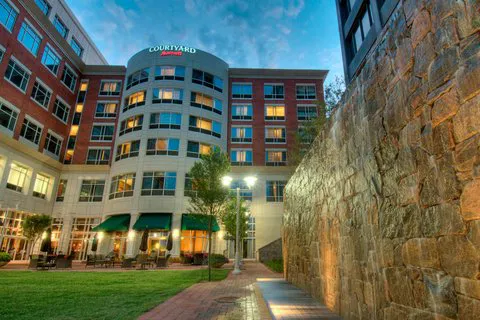 Courtyard Greenville Downtown 4
