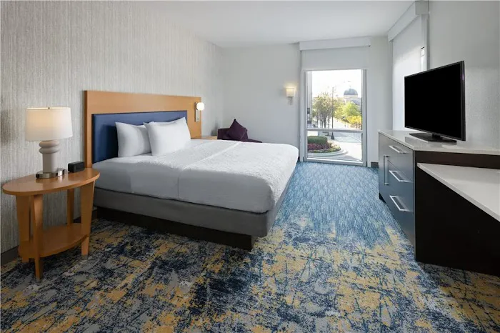 Home2 Suites by Hilton Greenville Downtown 4