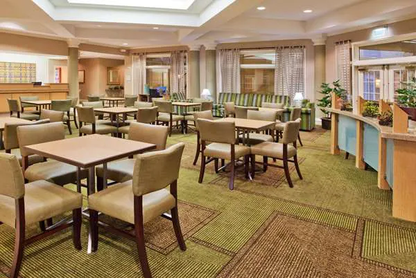 La Quinta Inn & Suites by Wyndham Greenville Haywood 4