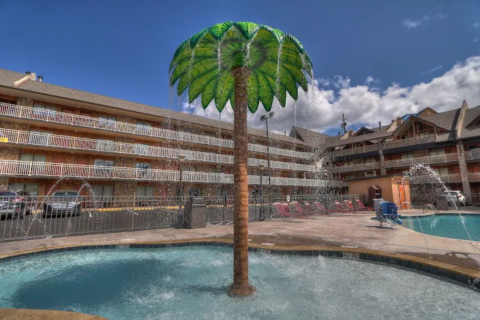 Crossroads Inn & Suites 4