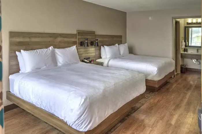 Clarion Pointe Downtown Gatlinburg 4