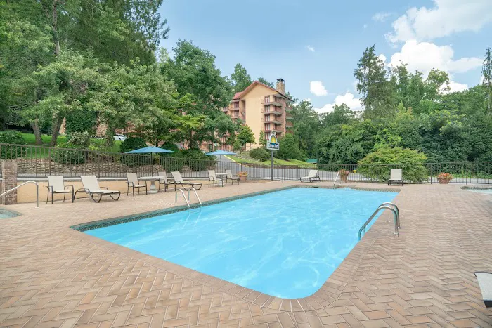 Gatlinburg River Inn 4