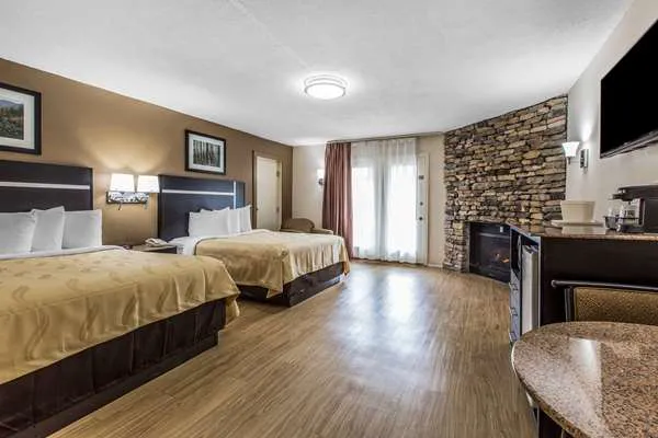 Quality Inn & Suites 4