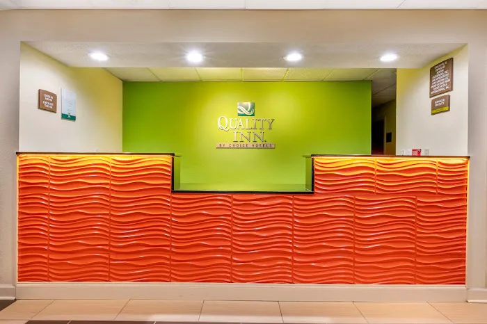 Quality Inn 4
