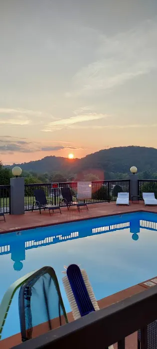 Quality Inn 4