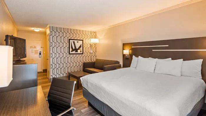 Best Western Plus Morristown Conference Center Hotel 4