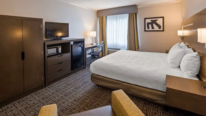 Best Western Plus Morristown Conference Center Hotel 4
