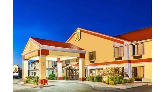 Super 8 by Wyndham Morristown/South 4