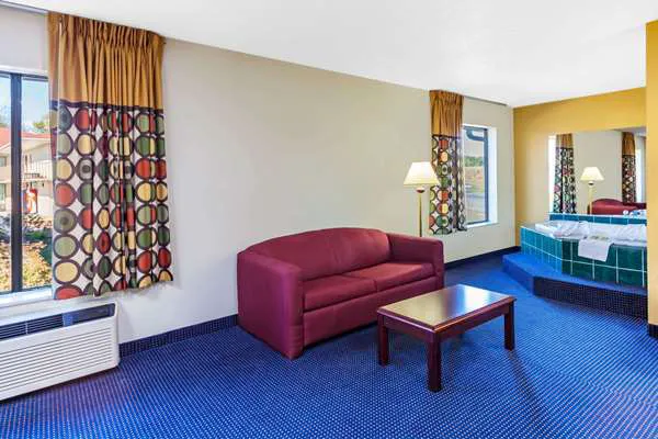 Super 8 by Wyndham Morristown/South 4