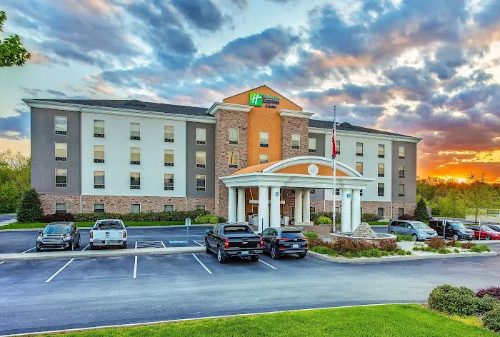 Holiday Inn Express & Suites Morristown by IHG 4