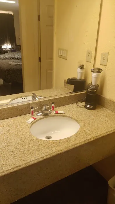 Days Inn by Wyndham Morristown 4