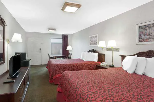 Days Inn by Wyndham Morristown 4