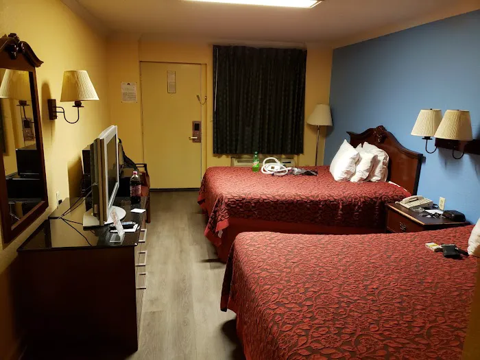 Days Inn by Wyndham Morristown 4