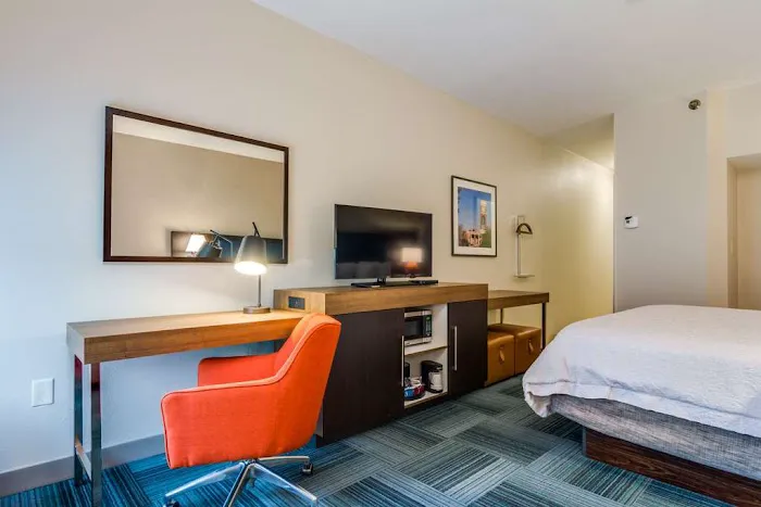 Hampton Inn Johnson City 4