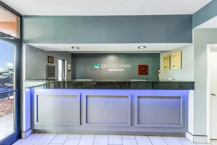 Quality Inn Downtown 4