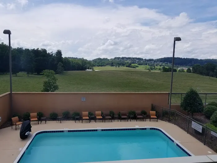 Courtyard Johnson City 4