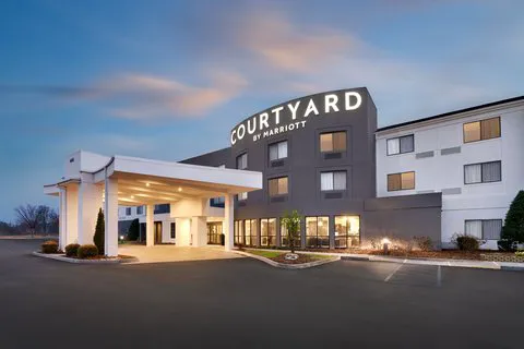 Courtyard Johnson City 4