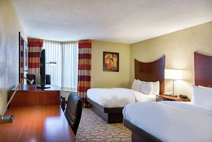 DoubleTree by Hilton Hotel Johnson City 4