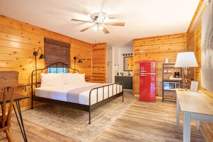 Mount Mitchell Eco Retreat 4