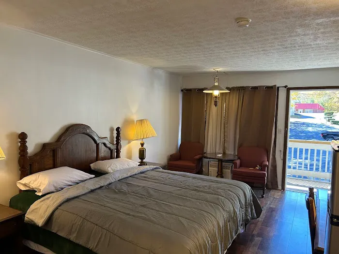 Lemon Tree Inn 4