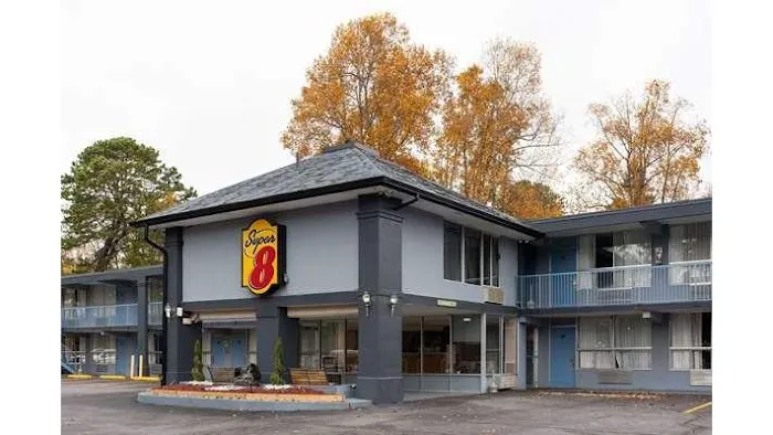 Super 8 by Wyndham Black Mountain 4