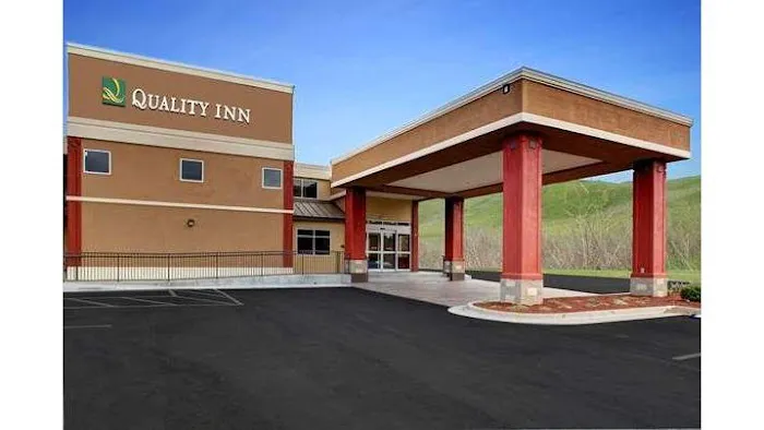 Quality Inn Asheville Downtown Tunnel Rd 4