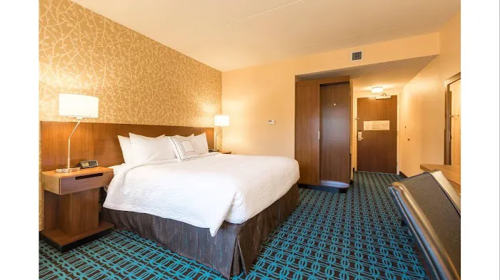 Econo Lodge Biltmore 4