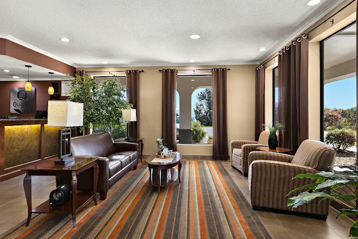 Quality Inn 4