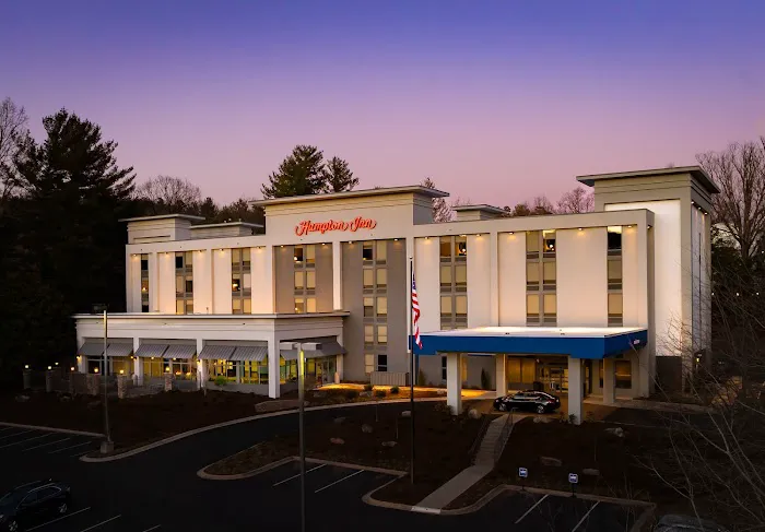 Hampton Inn Asheville-Tunnel Rd. 4