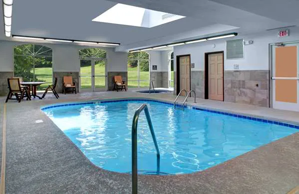 Country Inn & Suites by Radisson Asheville Downtown Tunnel Road 4