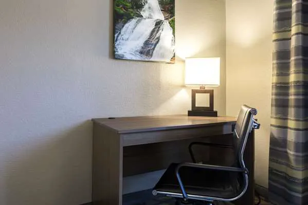 Country Inn & Suites by Radisson Asheville Downtown Tunnel Road 4