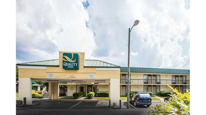 Quality Inn 4