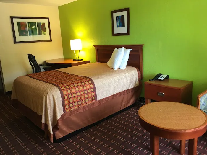 Red Carpet Inn Augusta, GA 4