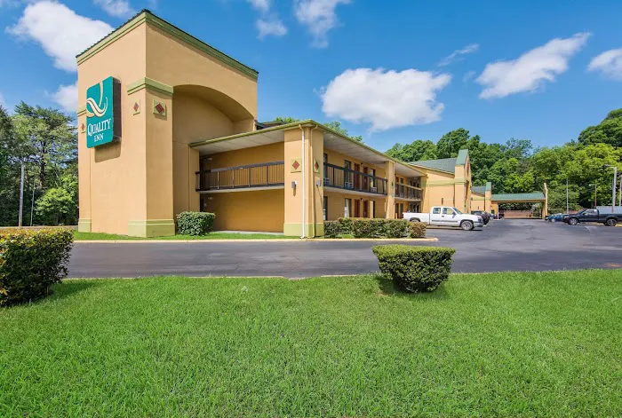Quality Inn 4