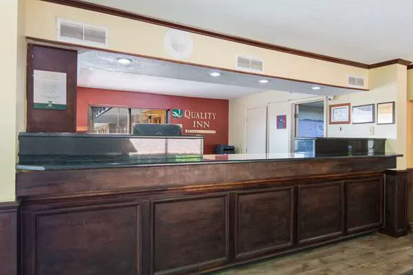 Quality Inn 4