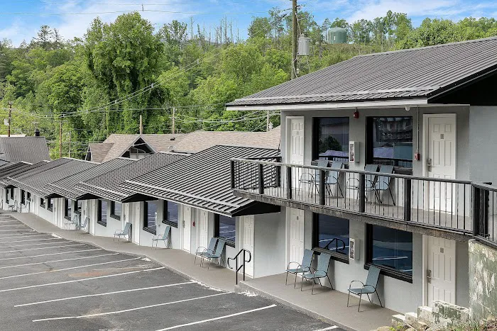 Gatlinburg Mountain Inn 4
