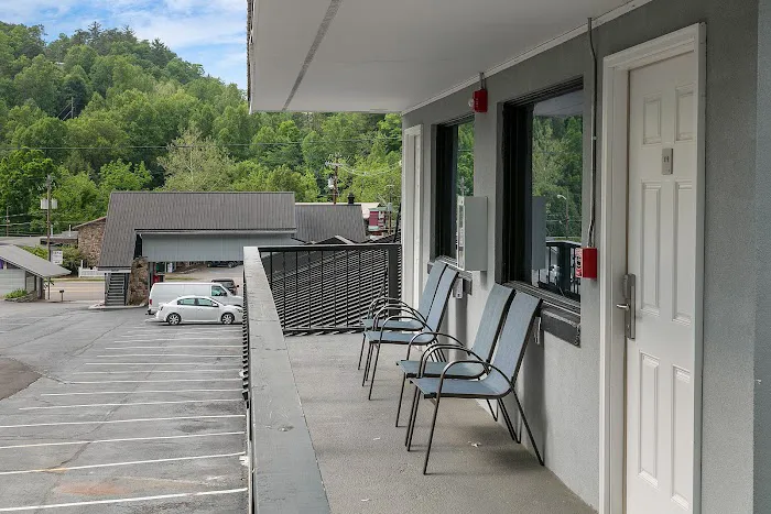 Gatlinburg Mountain Inn 4