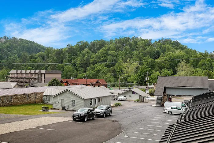 Gatlinburg Mountain Inn 4