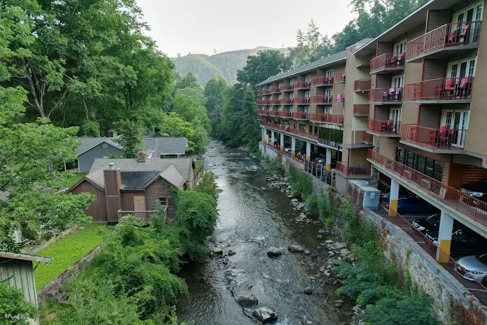 Baymont by Wyndham Gatlinburg On The River 4