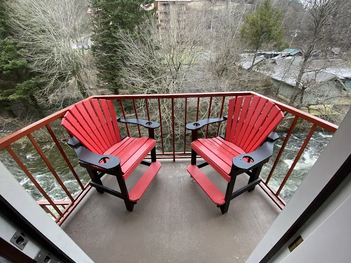 Baymont by Wyndham Gatlinburg On The River 4