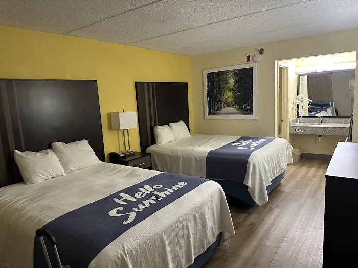 Days Inn by Wyndham Kodak/Sevierville Interstate Smokey Moun 5