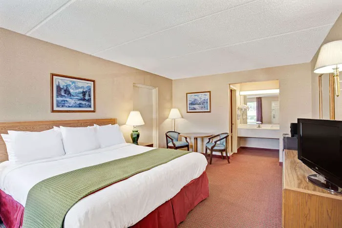 Days Inn by Wyndham Kodak/Sevierville Interstate Smokey Moun 5