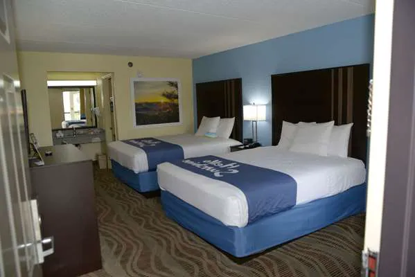 Days Inn by Wyndham Kodak/Sevierville Interstate Smokey Moun 5
