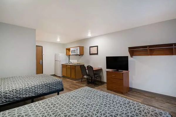 WoodSpring Suites Johnson City 4